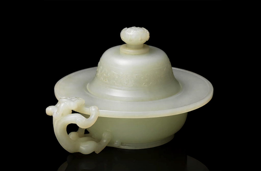 Jade cup and cover, which sold for around £127,000. Image - Bonhams