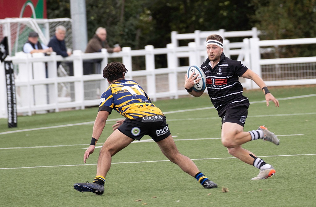 Bedford Athletic in action against Hertford at Putnoe Woods