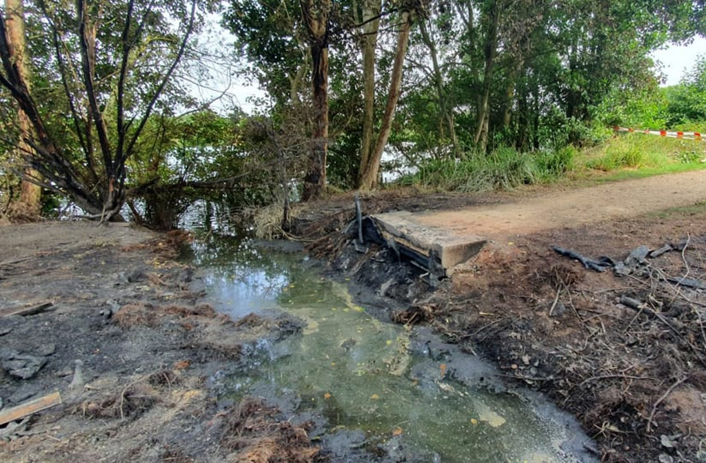 Clophill Lakes Boardwalk destroyed by fire. Image: The Greensand Trust