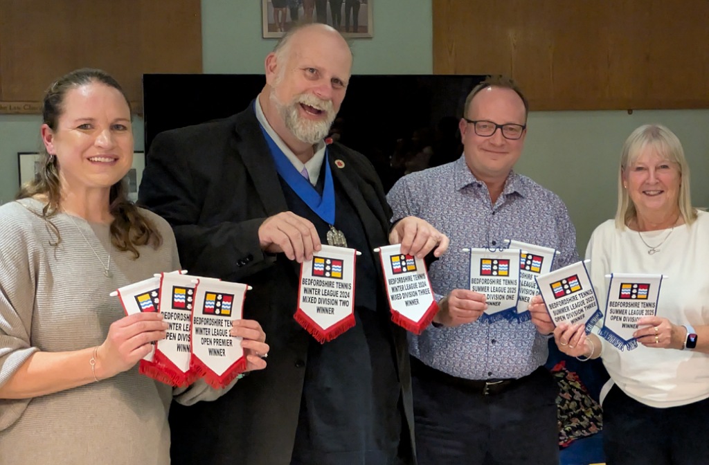 (l-r) Martha Habershon, (Riverside Mixed A Team Captain), Mayor Tom Wootton, Andrew Lawson (Riverside Chair), and Sandi Proctor